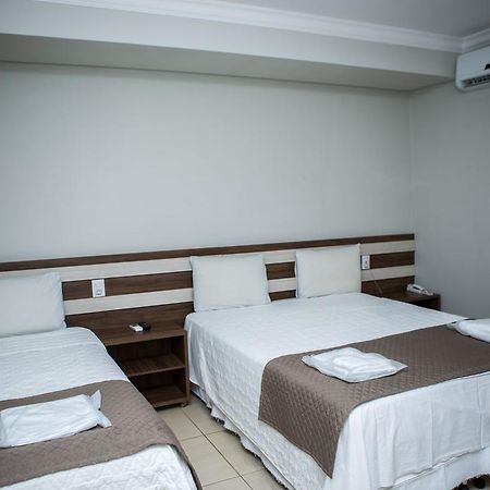 Hotel Avenida Joao Pinheiro Екстер'єр фото