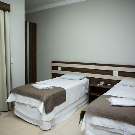 Hotel Avenida Joao Pinheiro Екстер'єр фото